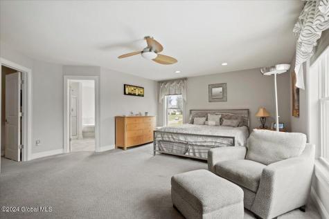 9 Avallon Way Altamont NY 12009