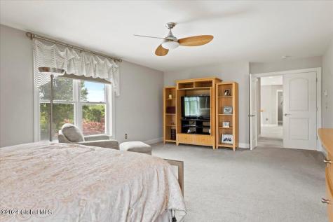 9 Avallon Way Altamont NY 12009