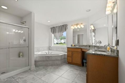 9 Avallon Way Altamont NY 12009