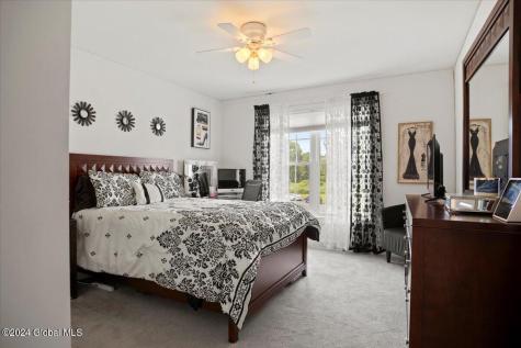 9 Avallon Way Altamont NY 12009