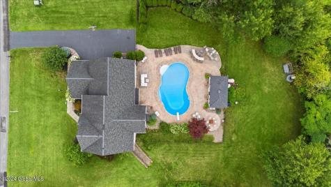 9 Avallon Way Altamont NY 12009