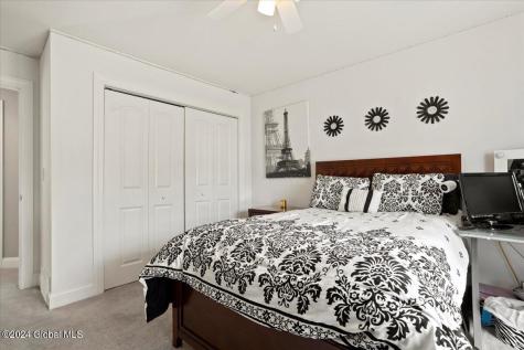 9 Avallon Way Altamont NY 12009