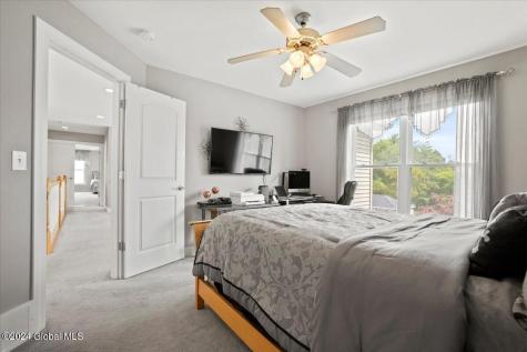 9 Avallon Way Altamont NY 12009