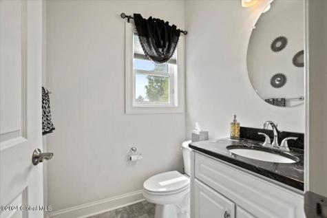 9 Avallon Way Altamont NY 12009