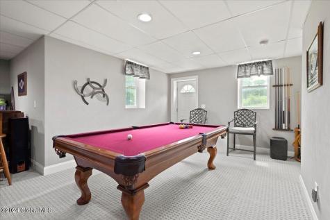 9 Avallon Way Altamont NY 12009