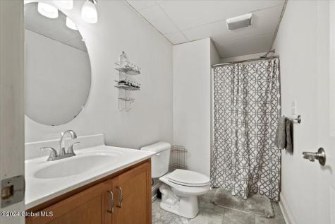 9 Avallon Way Altamont NY 12009