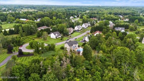 9 Avallon Way Altamont NY 12009