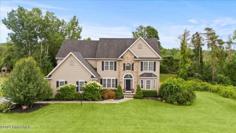 9 Avallon Way Altamont NY 12009