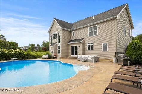 9 Avallon Way Altamont NY 12009