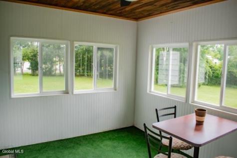 72 Meadow Lane Queensbury NY 12804