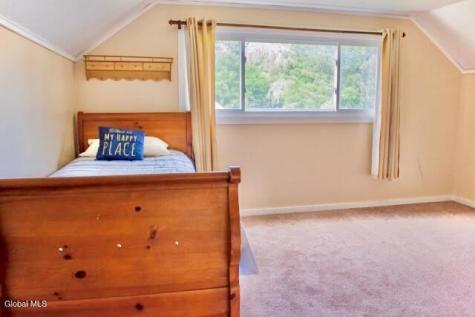 72 Meadow Lane Queensbury NY 12804
