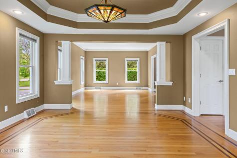229 Menlo Park Road Niskayuna NY 12309