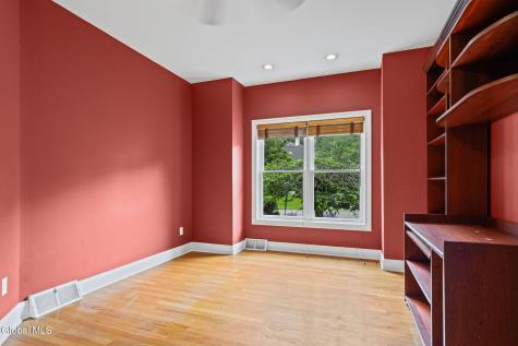 229 Menlo Park Road Niskayuna NY 12309