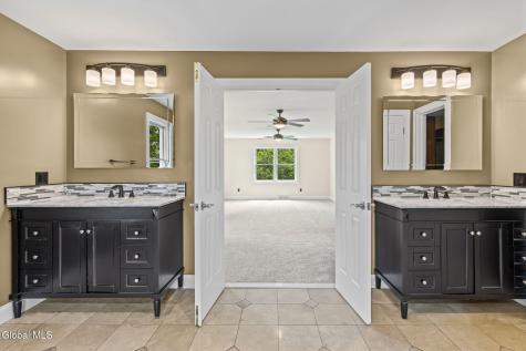 229 Menlo Park Road Niskayuna NY 12309
