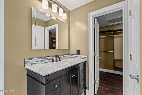 229 Menlo Park Road Niskayuna NY 12309