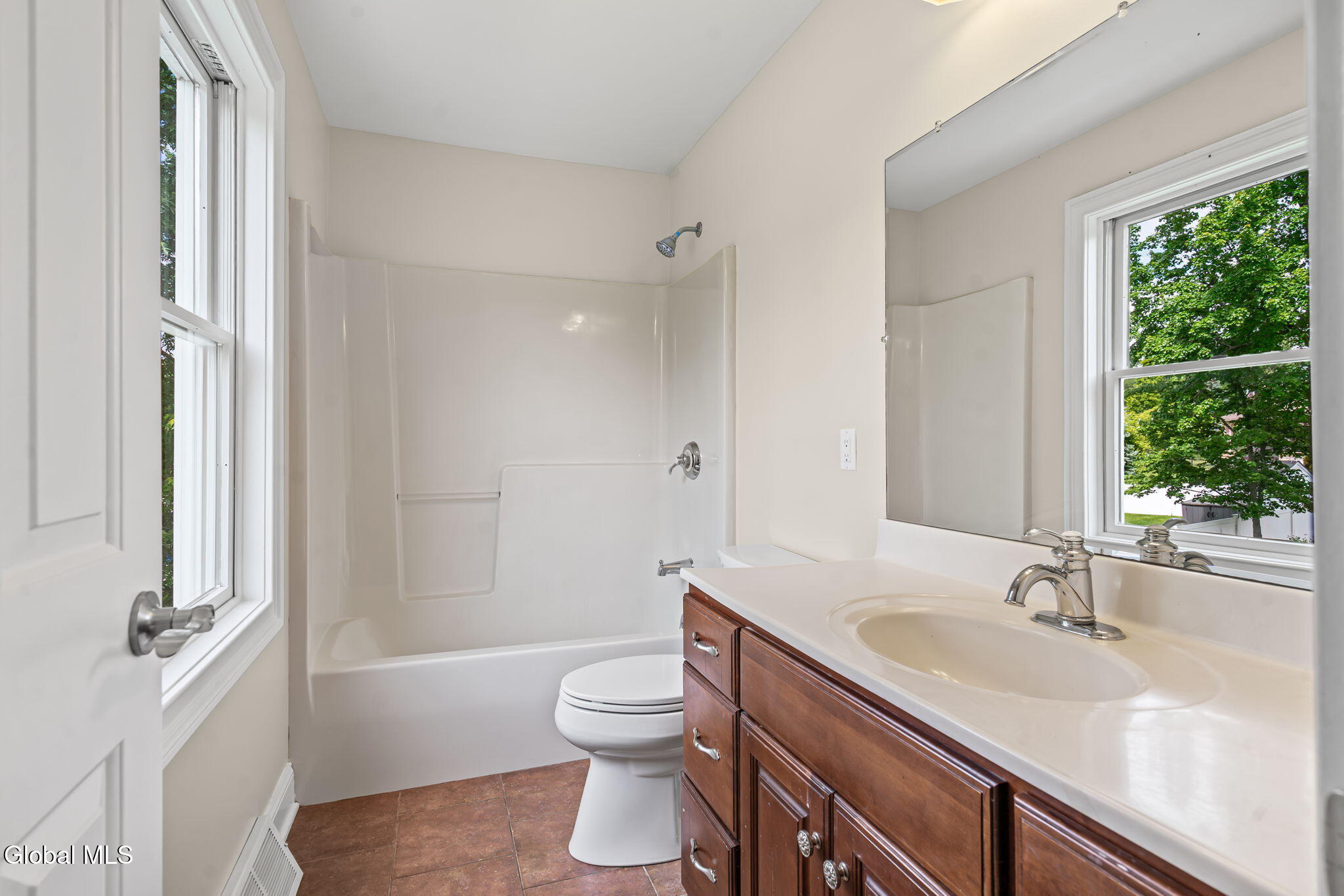 229 Menlo Park Road Niskayuna NY 12309