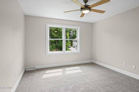 229 Menlo Park Road Niskayuna NY 12309