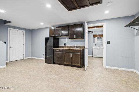 229 Menlo Park Road Niskayuna NY 12309