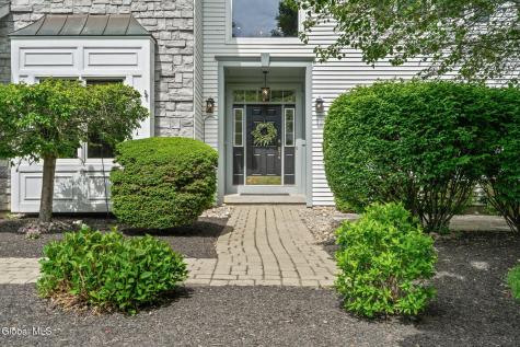 229 Menlo Park Road Niskayuna NY 12309