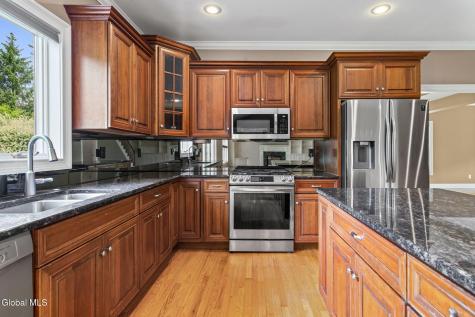 229 Menlo Park Road Niskayuna NY 12309