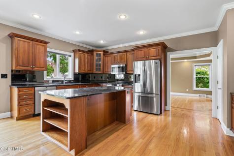 229 Menlo Park Road Niskayuna NY 12309