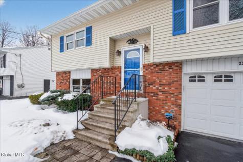 22 Thelma Street Albany NY 12205