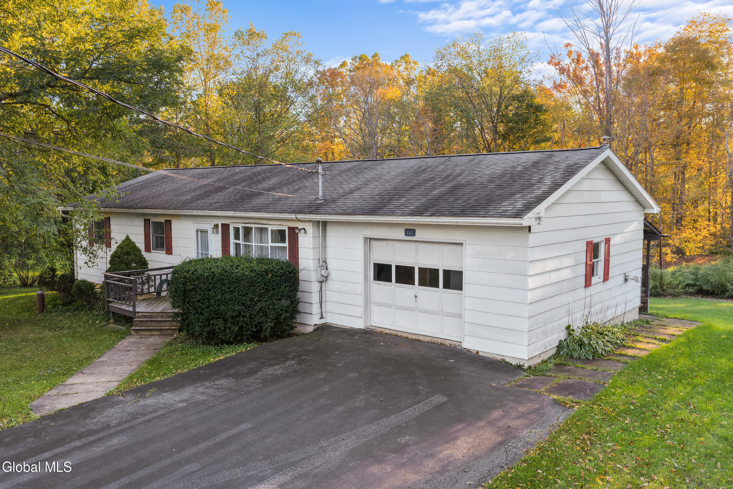 141 Bray Road Central Bridge NY 12035