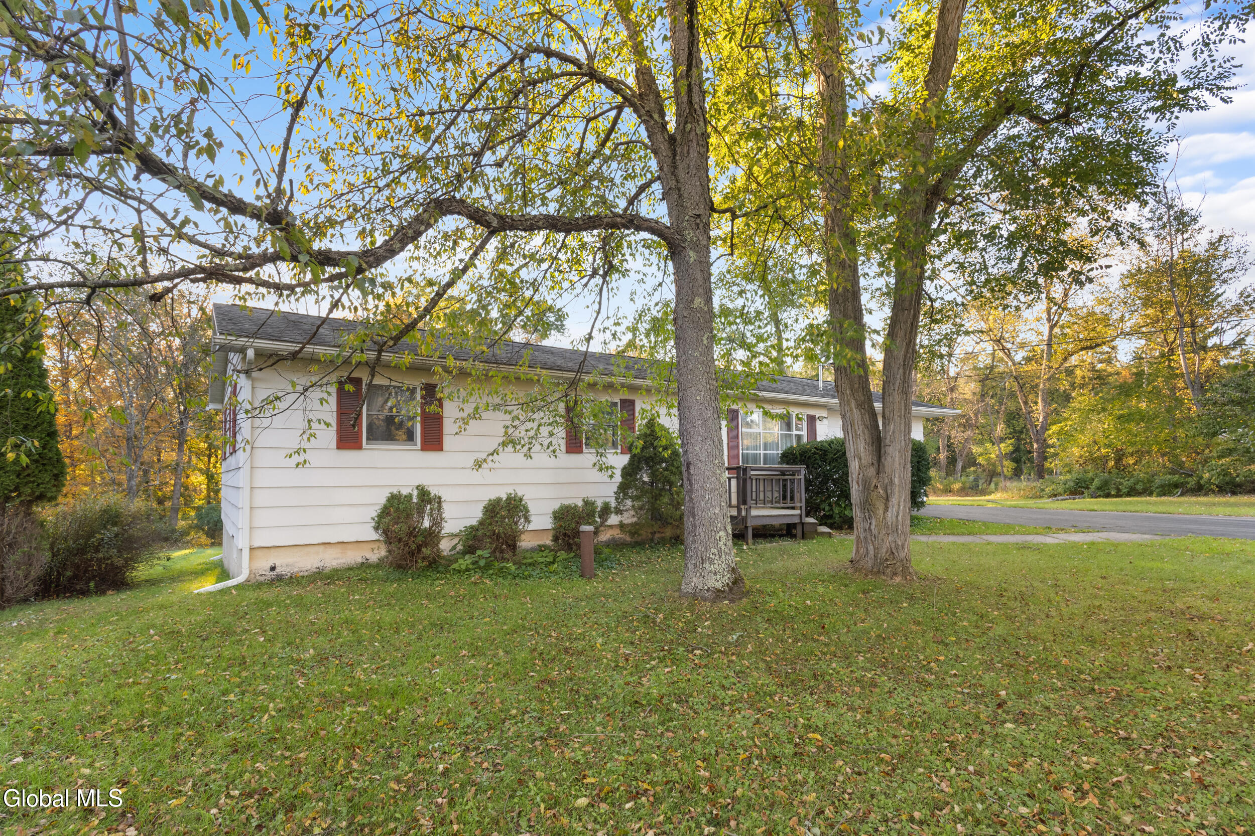 141 Bray Road Central Bridge NY 12035