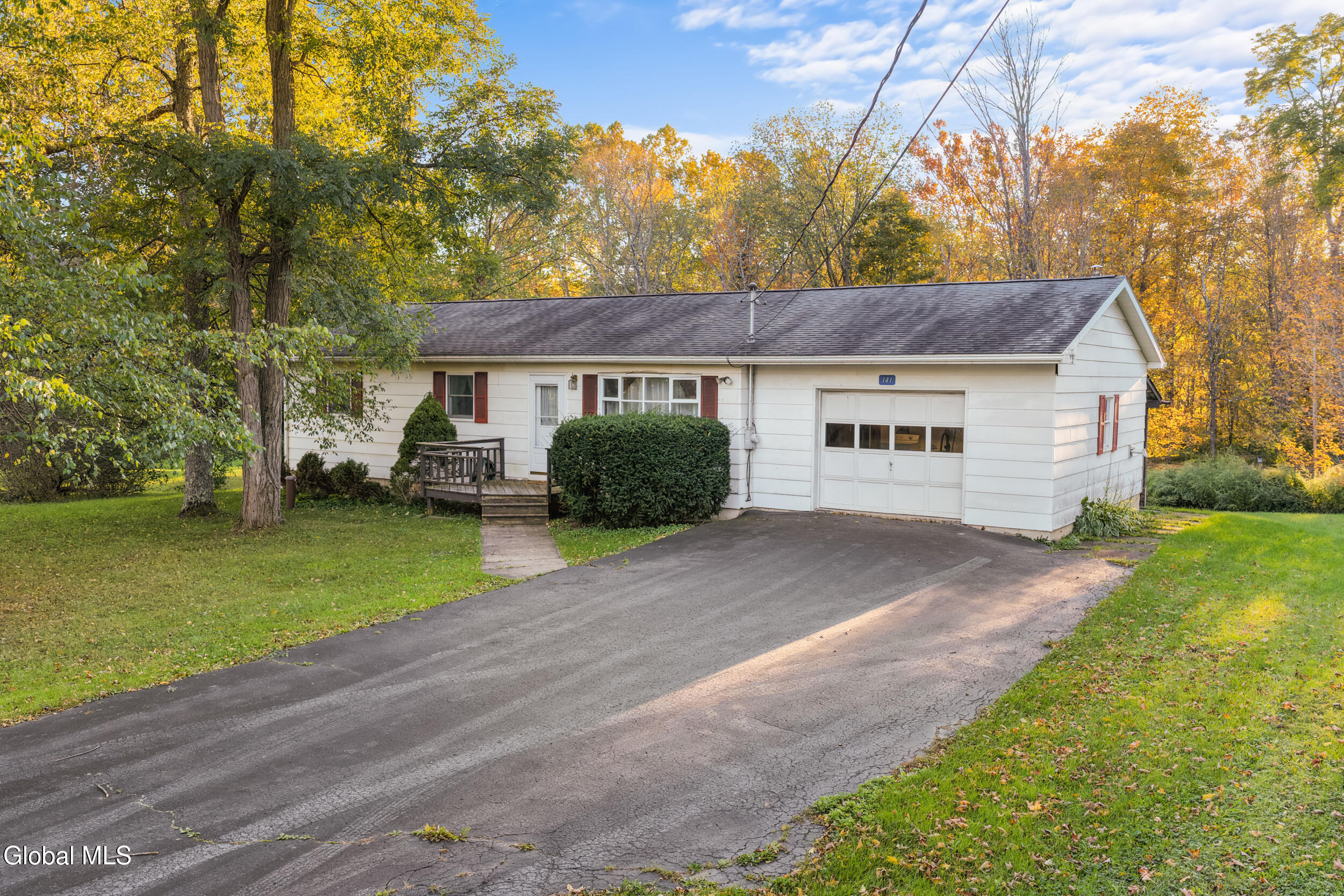 141 Bray Road Central Bridge NY 12035