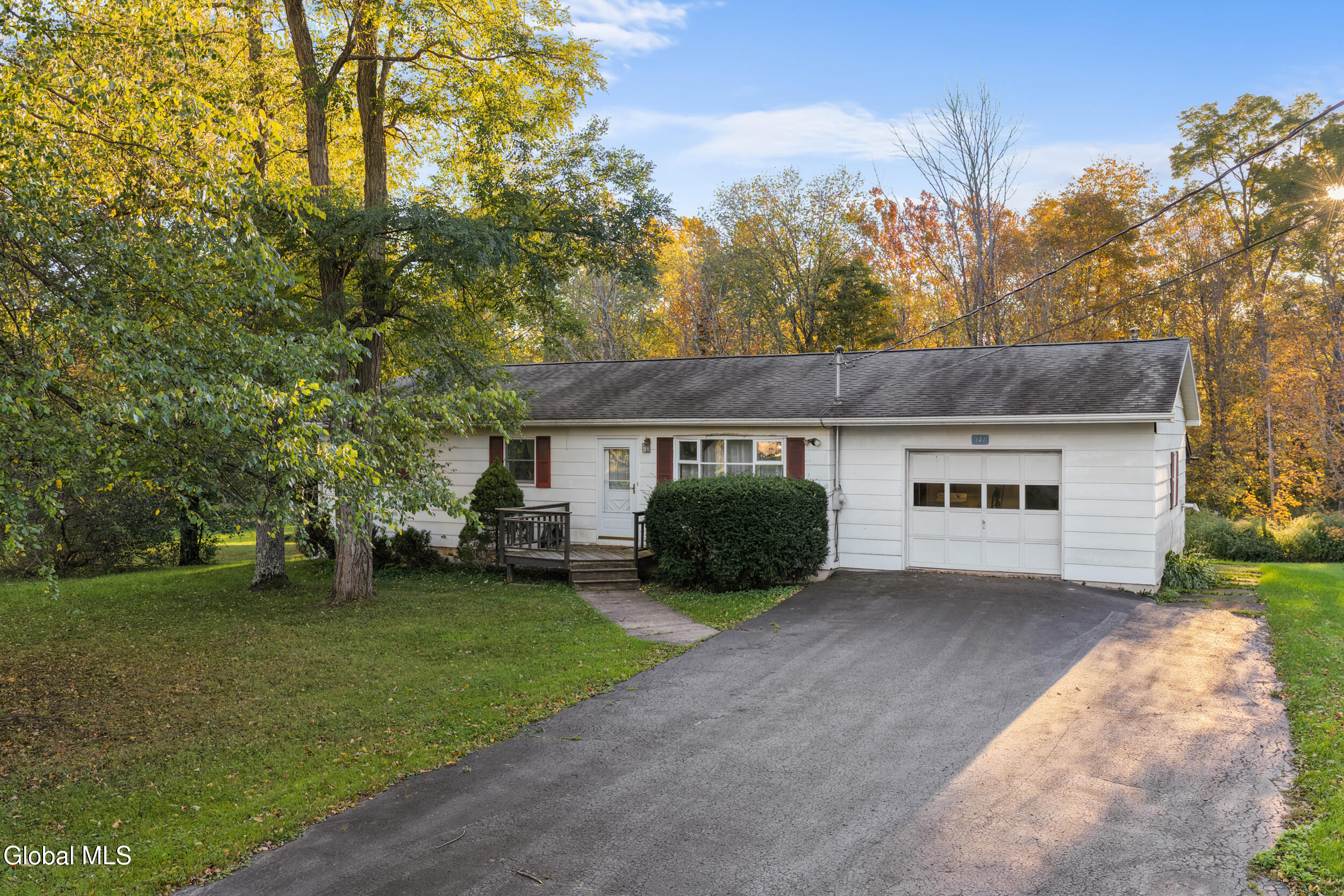 141 Bray Road Central Bridge NY 12035