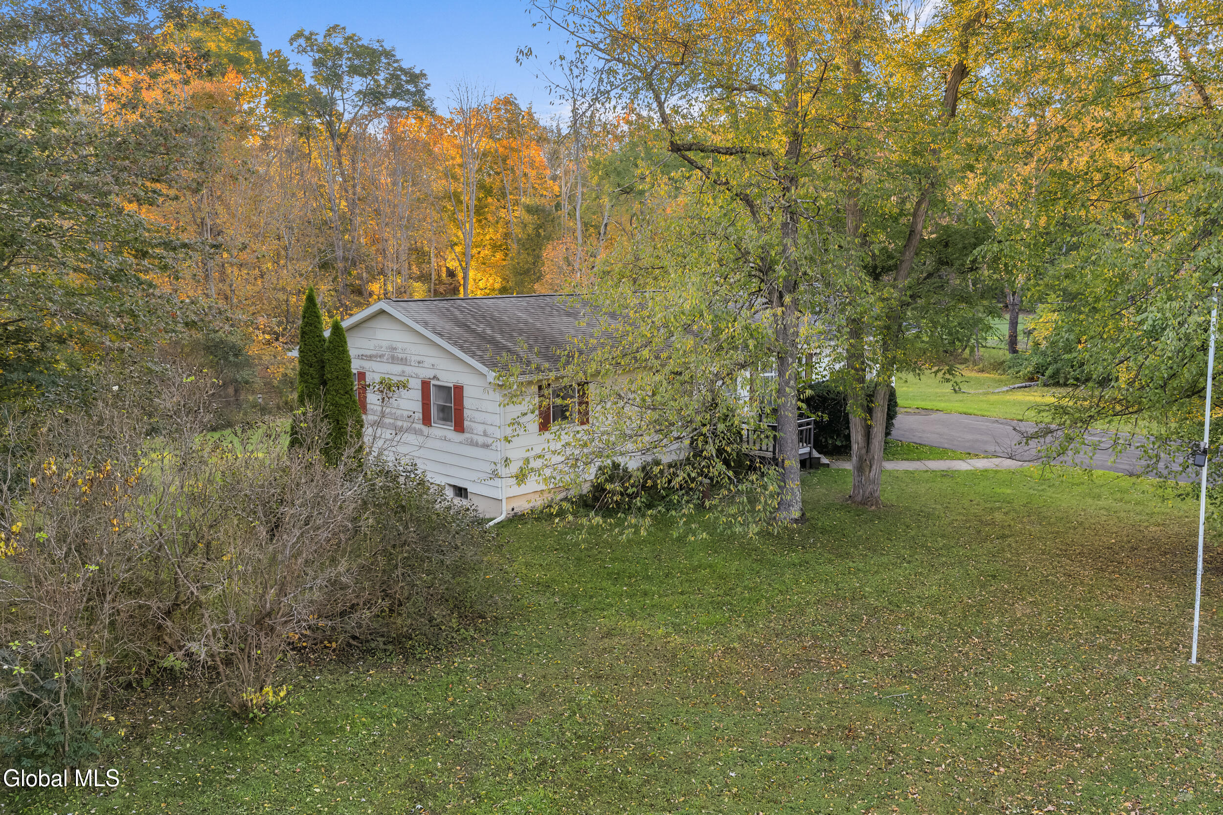 141 Bray Road Central Bridge NY 12035