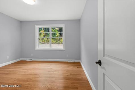 222 Briarwood Court Guilderland NY 12203