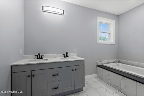 222 Briarwood Court Guilderland NY 12203