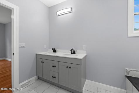 222 Briarwood Court Guilderland NY 12203