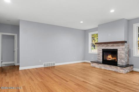 222 Briarwood Court Guilderland NY 12203