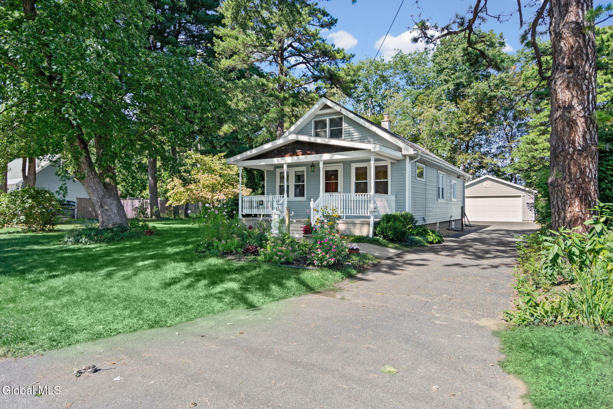 2113 Robinwood Avenue Rotterdam NY 12306
