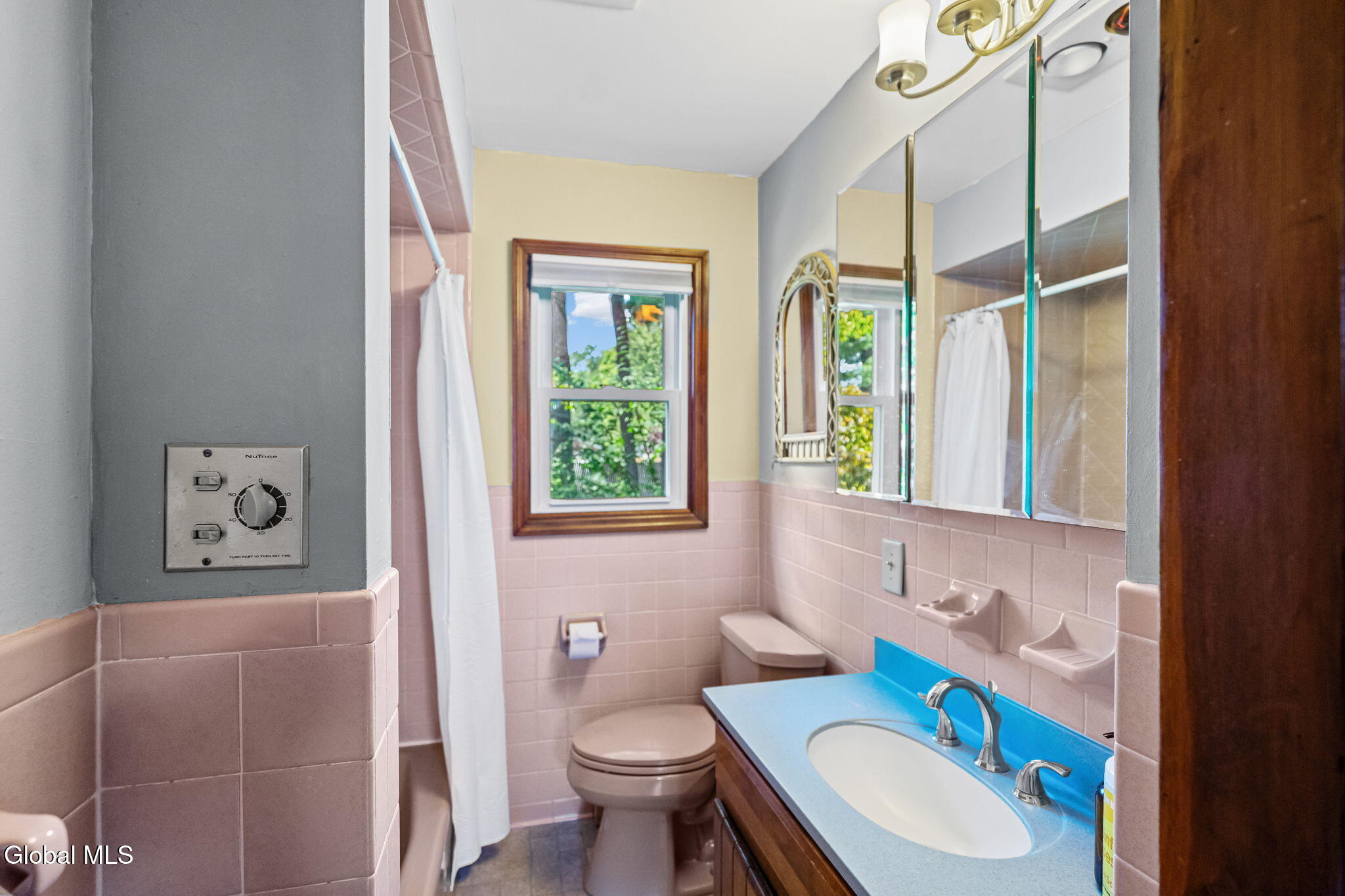 2113 Robinwood Avenue Rotterdam NY 12306