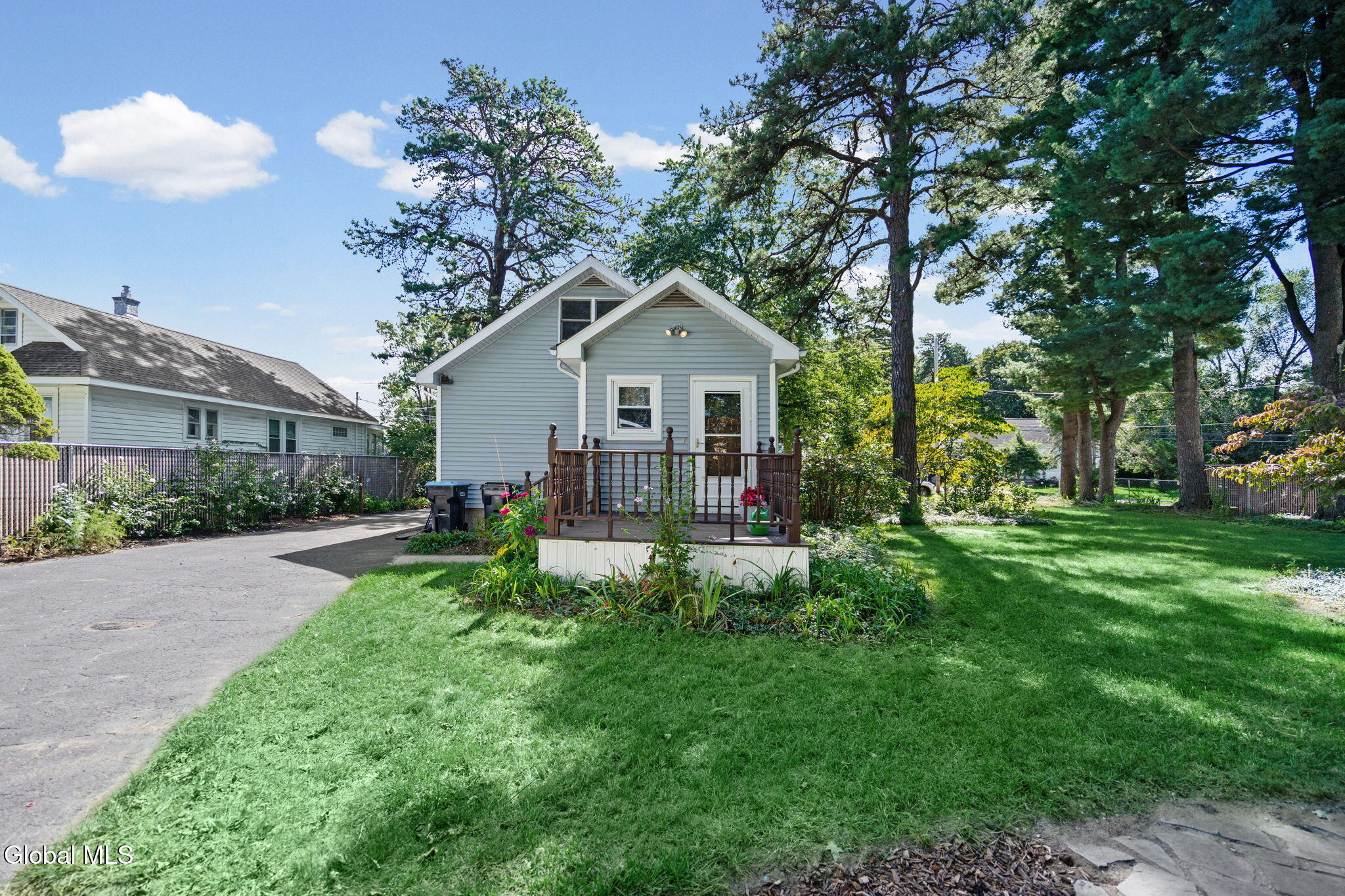 2113 Robinwood Avenue Rotterdam NY 12306