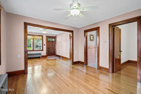 2113 Robinwood Avenue Rotterdam NY 12306