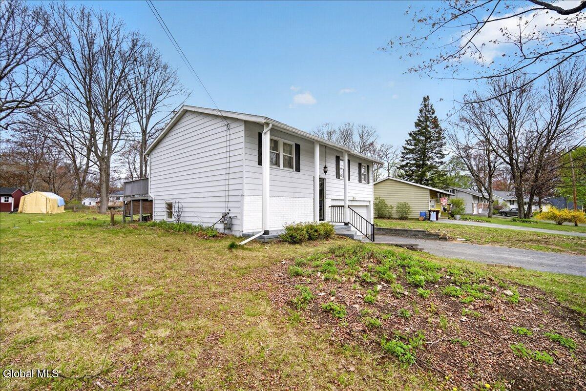 20 Wampum Drive Saratoga Springs NY 12866