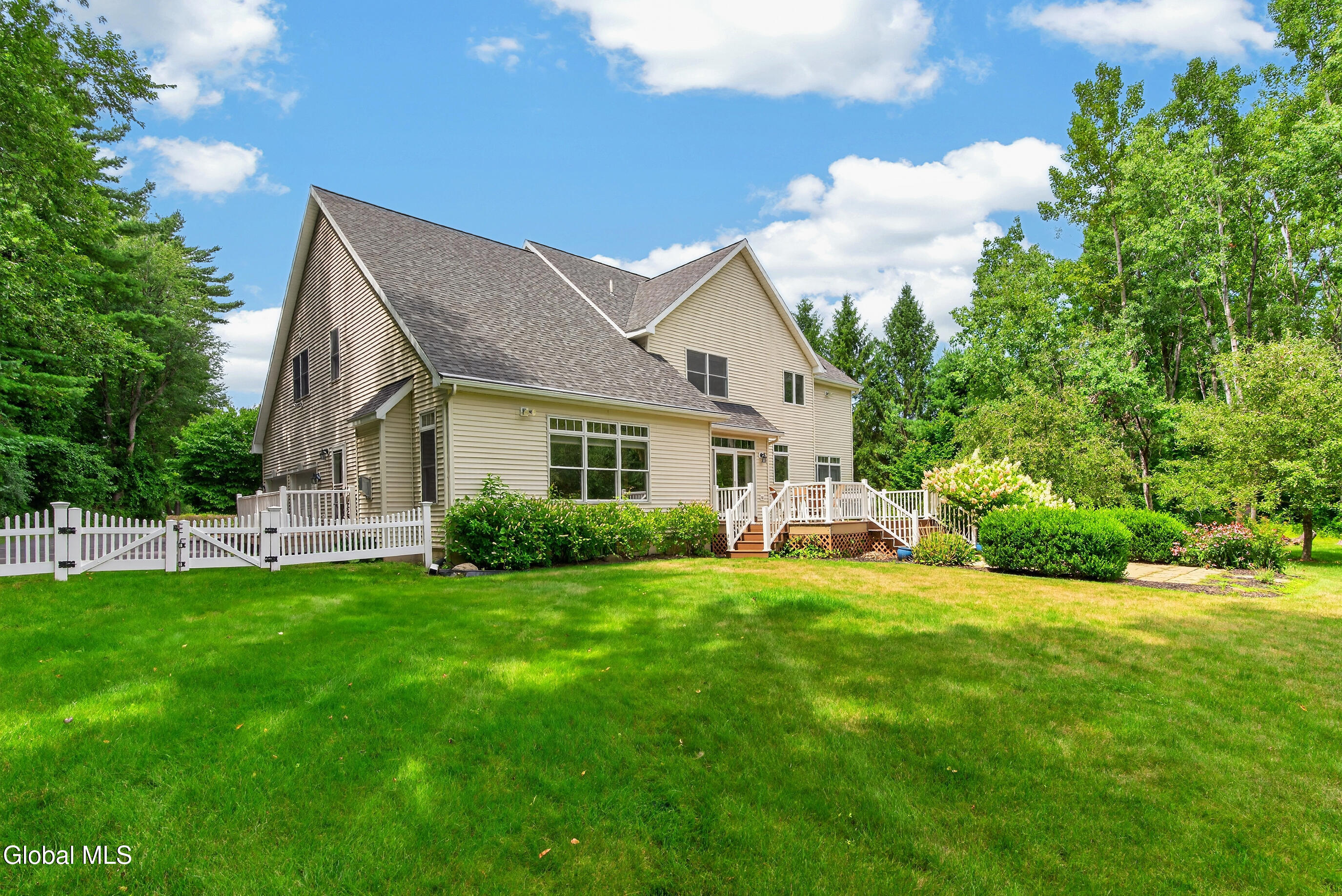 106 Elizabethfield Way Altamont NY 12009