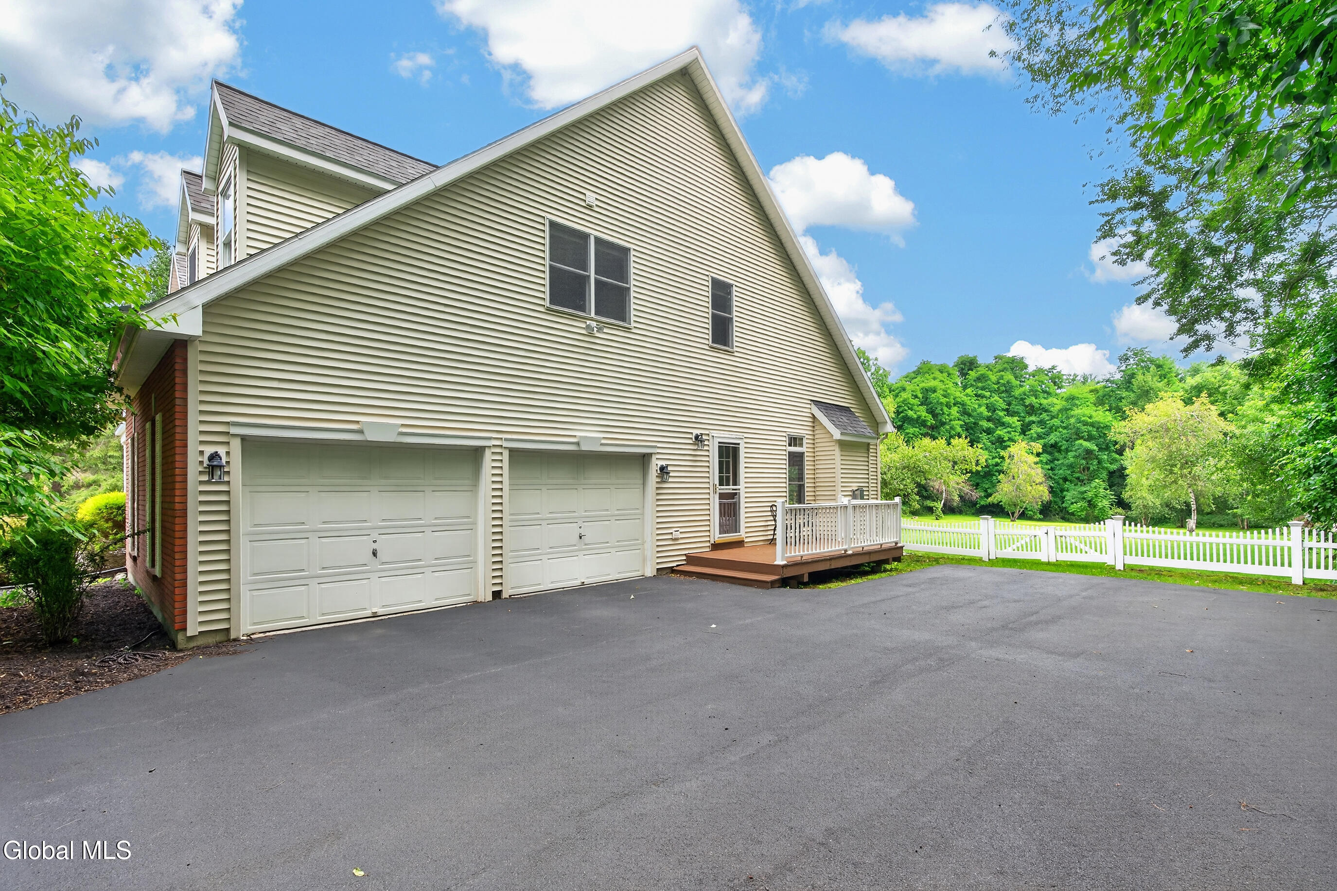 106 Elizabethfield Way Altamont NY 12009