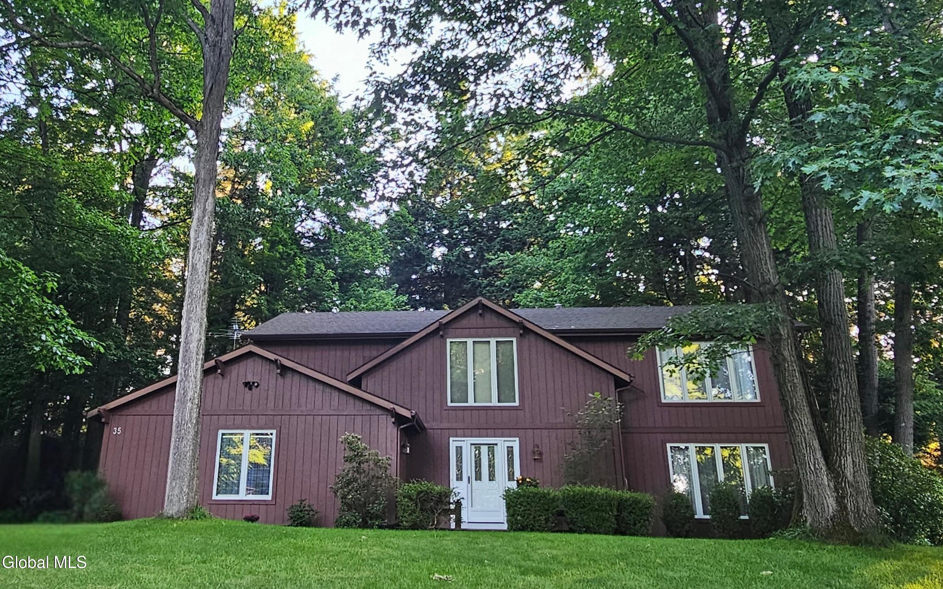 35 Via Maria Drive Glenville NY 12302