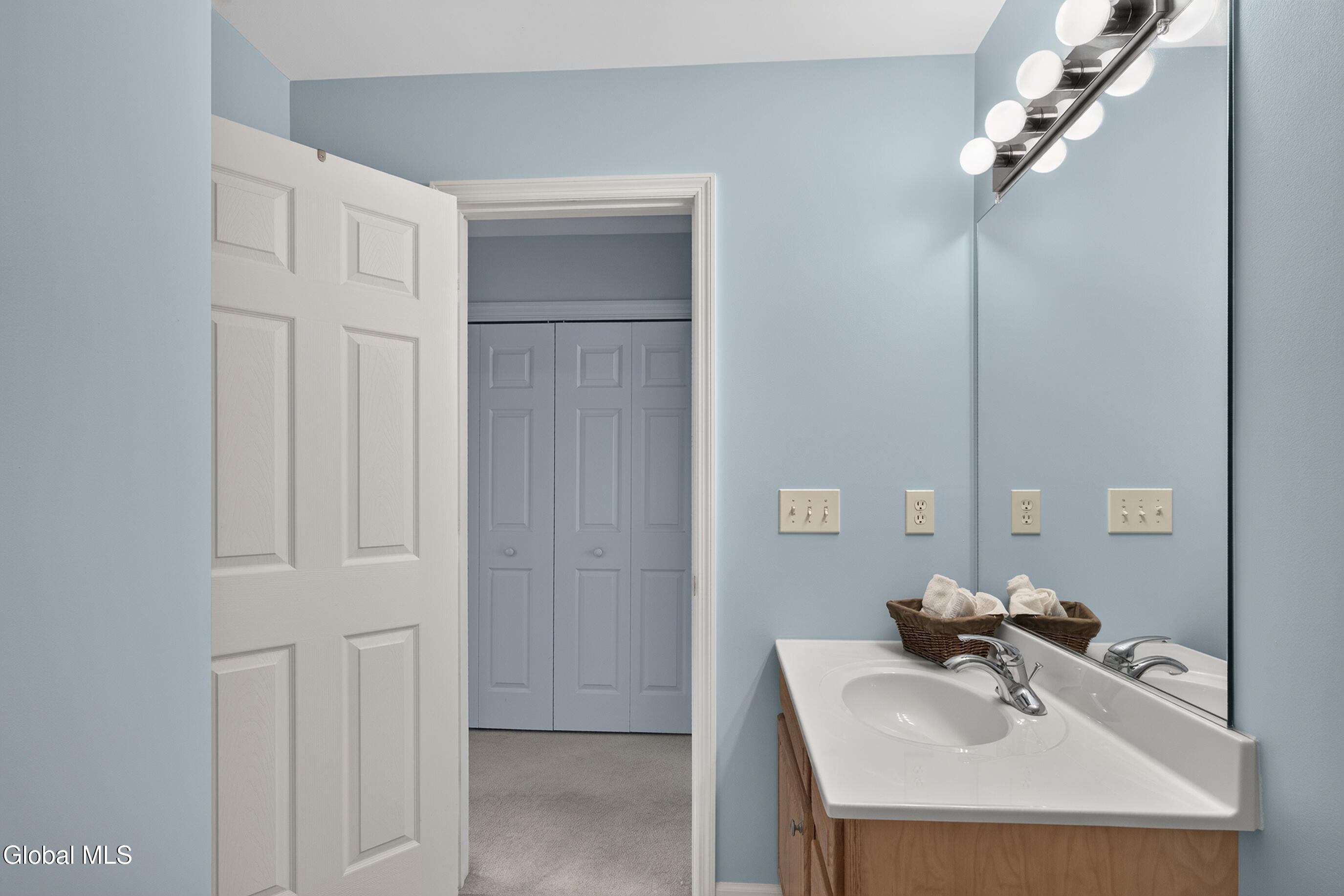 48 Holly Boulevard Schenectady NY 12302