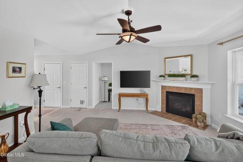 48 Holly Boulevard Schenectady NY 12302