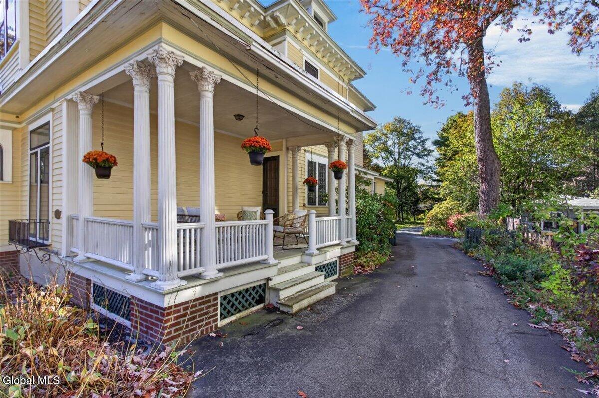 1175 Stratford Road Schenectady NY 12308
