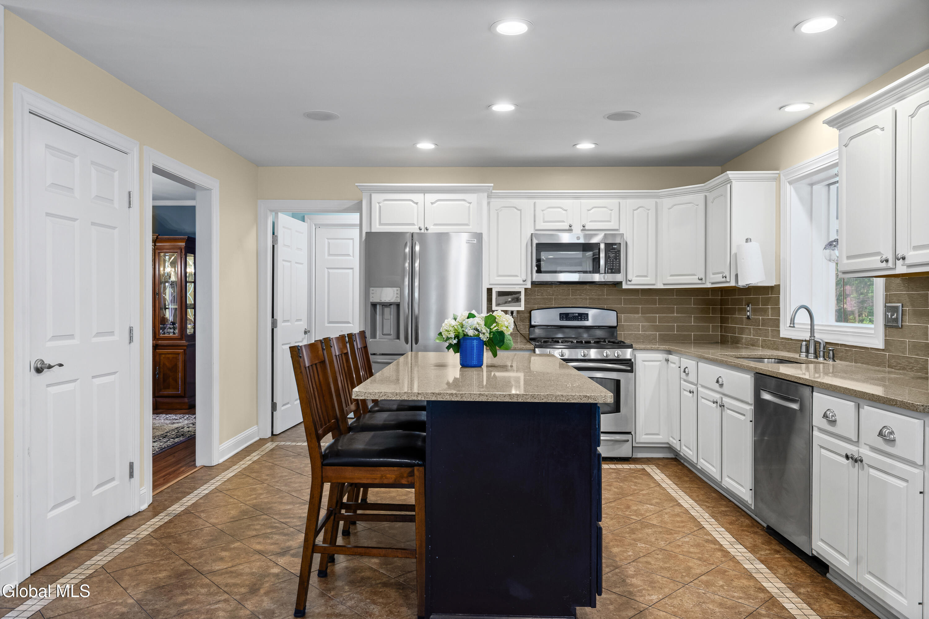 123 Halfmoon Drive Guilderland NY 12009