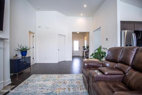 9 New Heron Drive Mechanicville NY 12118