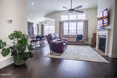 9 New Heron Drive Mechanicville NY 12118