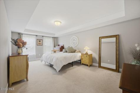 37 Walden Circle Saratoga Springs NY 12866